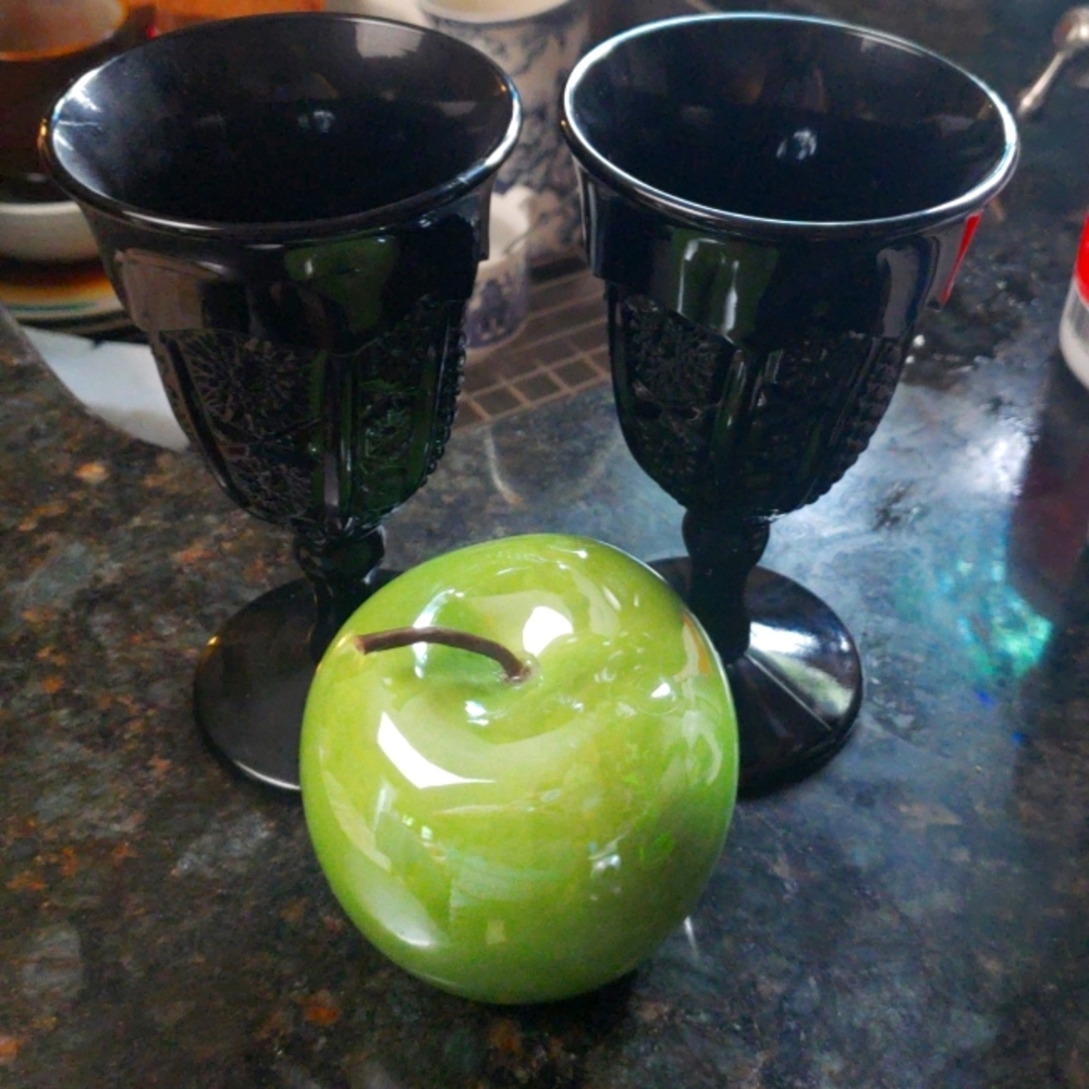 Indiana glass goblets/black